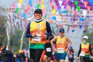 BIB: 42937
                            <button type="button" onclick="openModal(9916842)" class="btn btn-primary btn-sm float-right btn-popup" data-toggle="modal" data-target=".modal-high-quality">
                        <i class="fas fa-shopping-cart"></i> Add to Cart
                    </button>
                                            <button type="button" onclick="isThisMe(9916842, true)" class="btn btn-success btn-sm float-right btn-popup btn-isme hidden" data-toggle="tooltip" data-placement="bottom" title="นี่คือรูปของคุณใช่ไหม คลิกที่นี่เพื่อเอาเข้าอัลบั้ม">
                        <i class="fas fa-plus"></i> Add to album
                    </button>
                    <button type="button" onclick="isThisMe(9916842, false)" class="btn btn-warning btn-sm float-right btn-popup btn-isnotme hidden">
                        <i class="fas fa-ban"></i> Remove from album
                    </button>